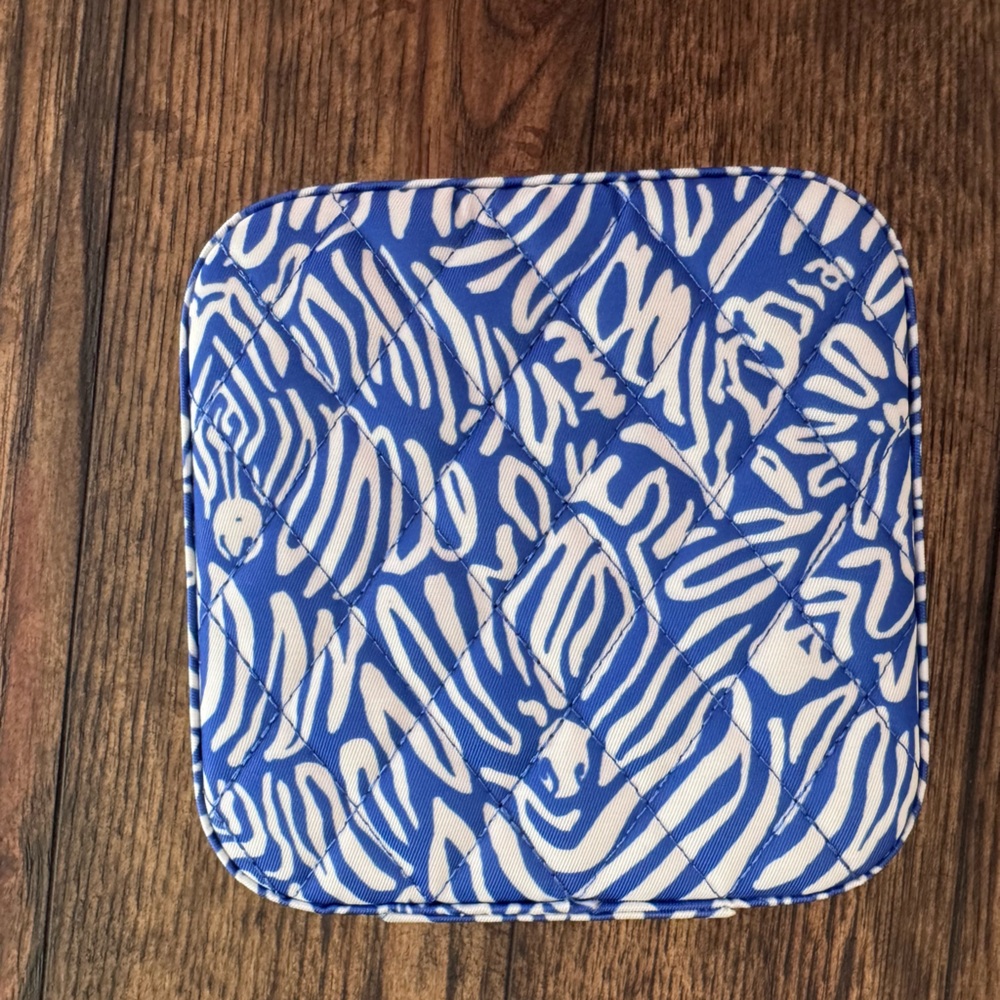 NWT Lilly Pulitzer Jewelry Case Martinique Blue Zee Bebe - Picture 5 of 12